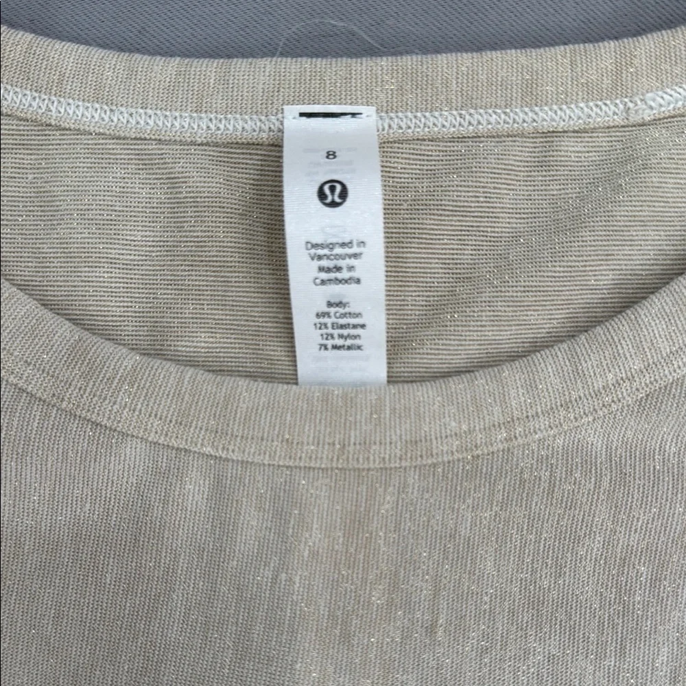 Lululemon Athletica Cream Gold Tie Front Short Sleeve Tee – Size 8 (Fits Medium)